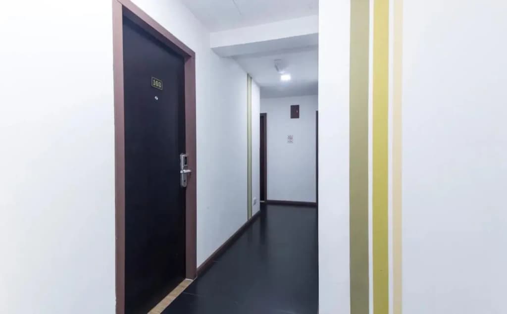 Basic Hotel - photo 13