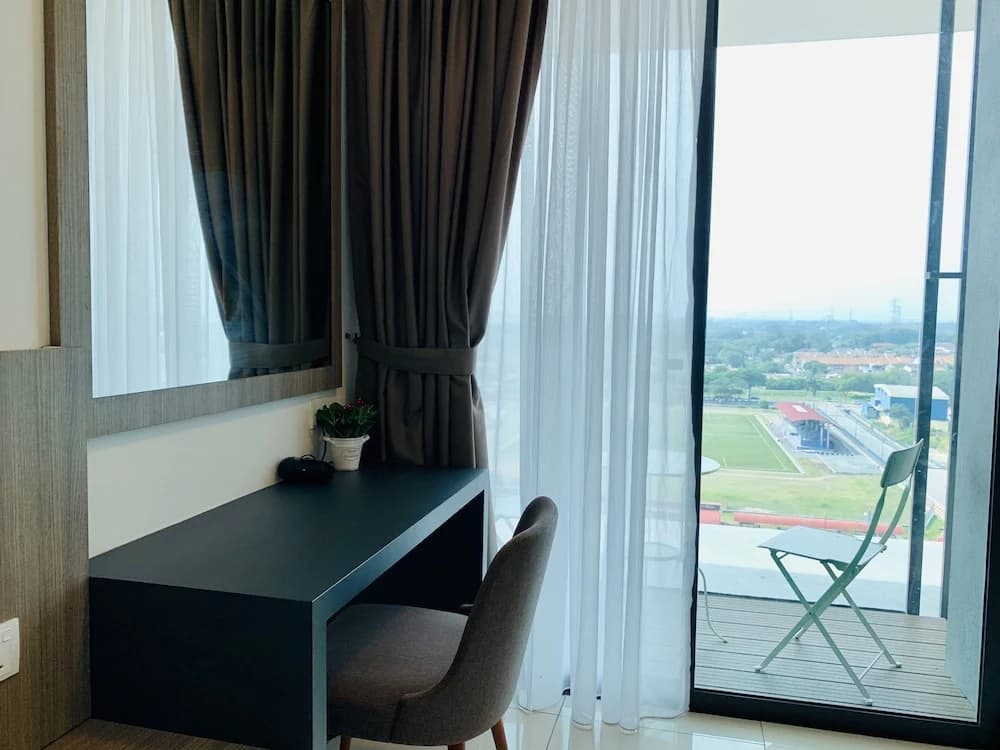 D'wharf Residence PD Waterfront Balcony View by AirPlan - photo 3