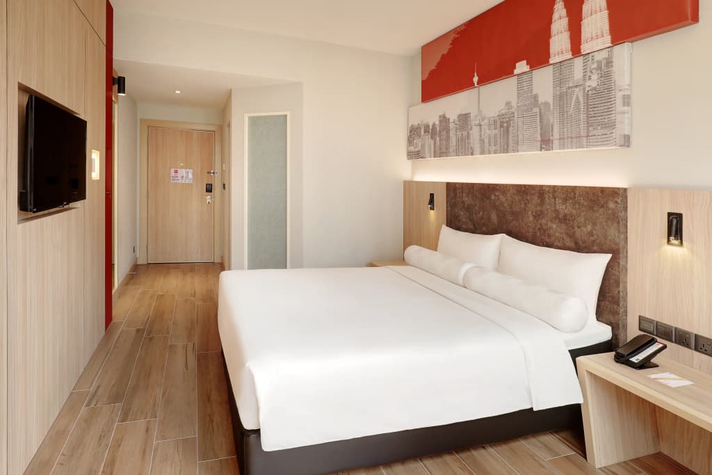 Ibis Kuala Lumpur City Centre Hotel - photo 4