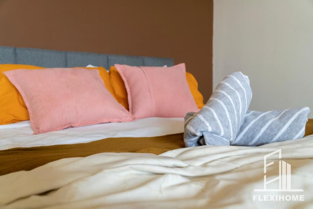 9am-5pm, SAME DAY CHECK IN AND CHECK OUT, Work from Home, Comfy & Quiet Tamarind Suites-Cyberjaya by Flexihome-MY, - photo 2