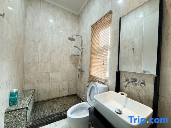 6BR SmartHome Villa • 4KM to KLCC • Private Pool - photo 1