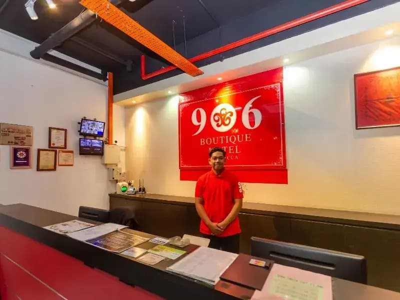 906 Hotel Kota Laksamana - photo 16