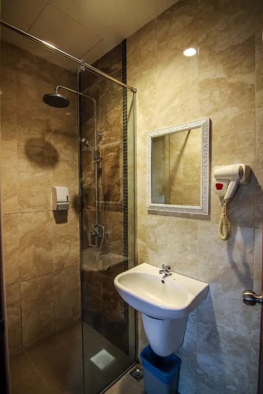 Hotel Zamburger Taman Mutiara Mas - photo 10