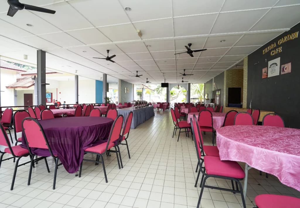 OYO 44020 Kejora Garden Resort - photo 18