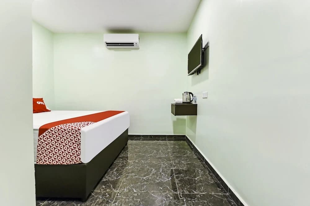 OYO 90445 Th Hotel - photo 10