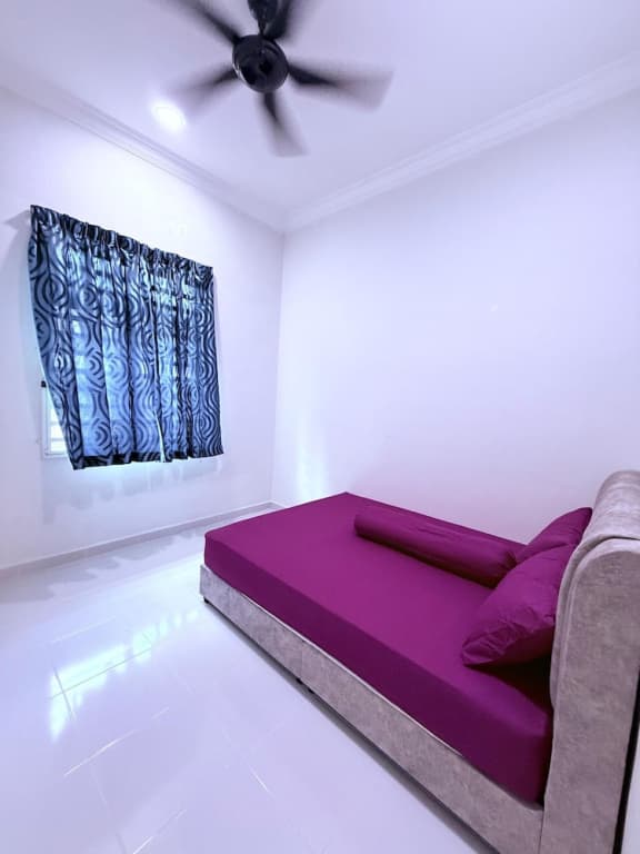 Homestay Selesa KKT Guesthouse - photo 11