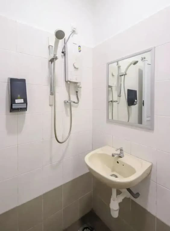 OYO 89497 Dream Nur Hotel - photo 9