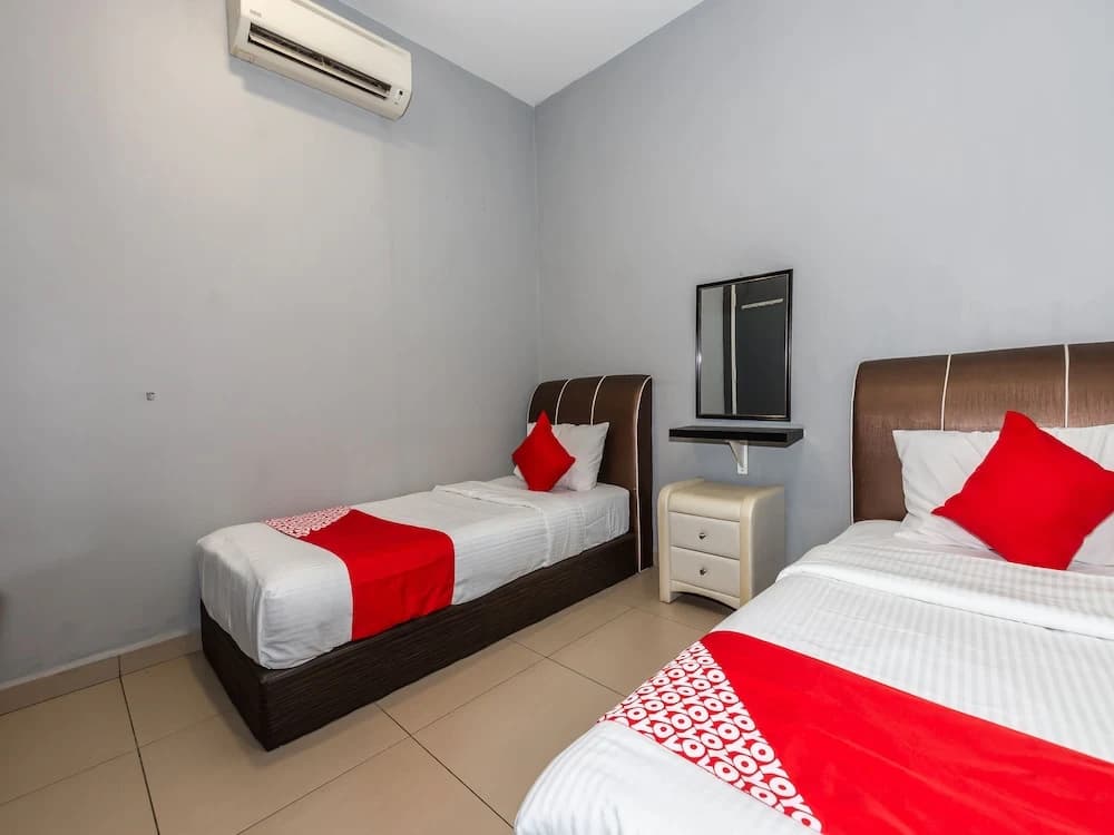 Ho Hotel by OYO Rooms - photo 3