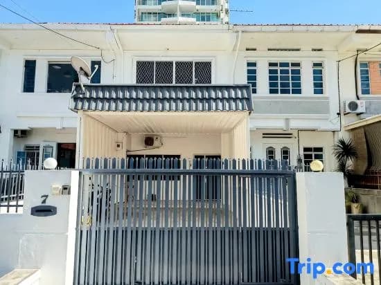7 Peaceful GurneyTerrace 4BR15pax Shops & Eateries - photo 3