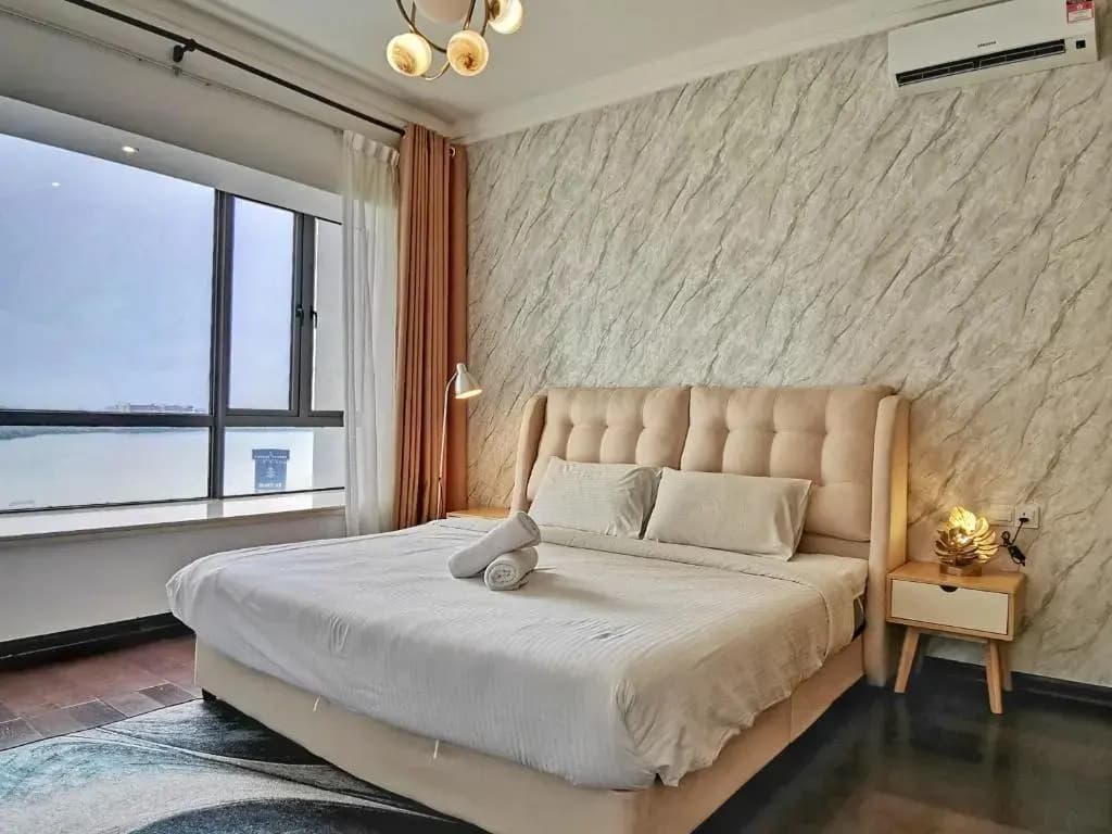 Yussy 4Bedroom Condo at R&F Princess Cove - photo 24