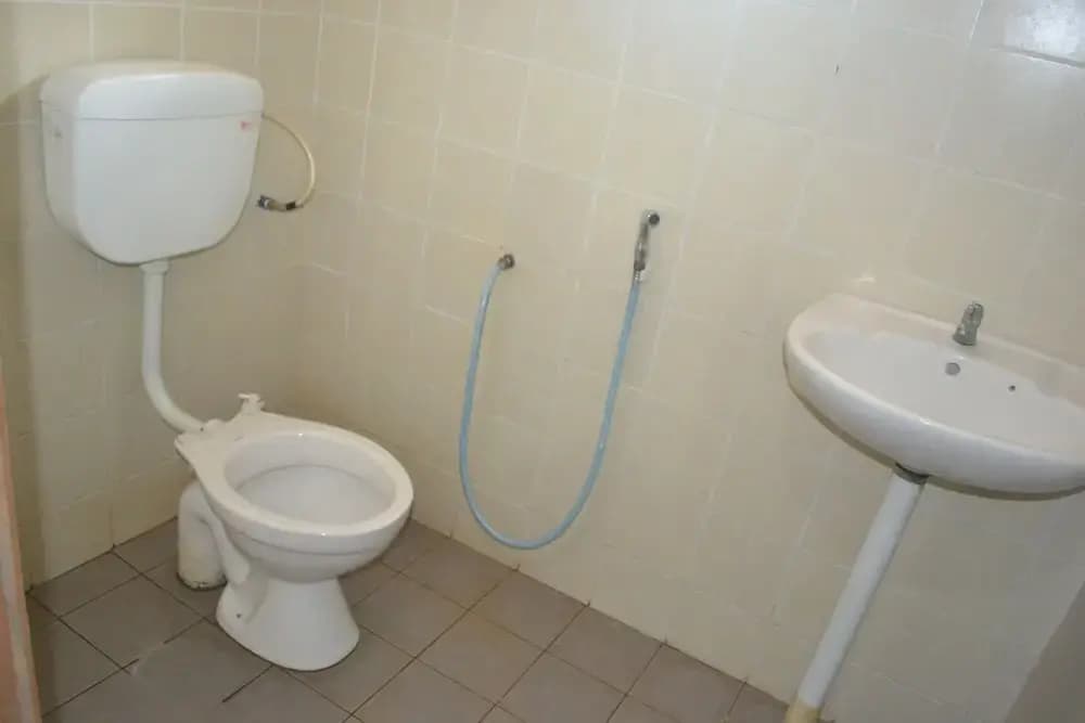 OYO Home  90588 Nadine Guesthouse - photo 7