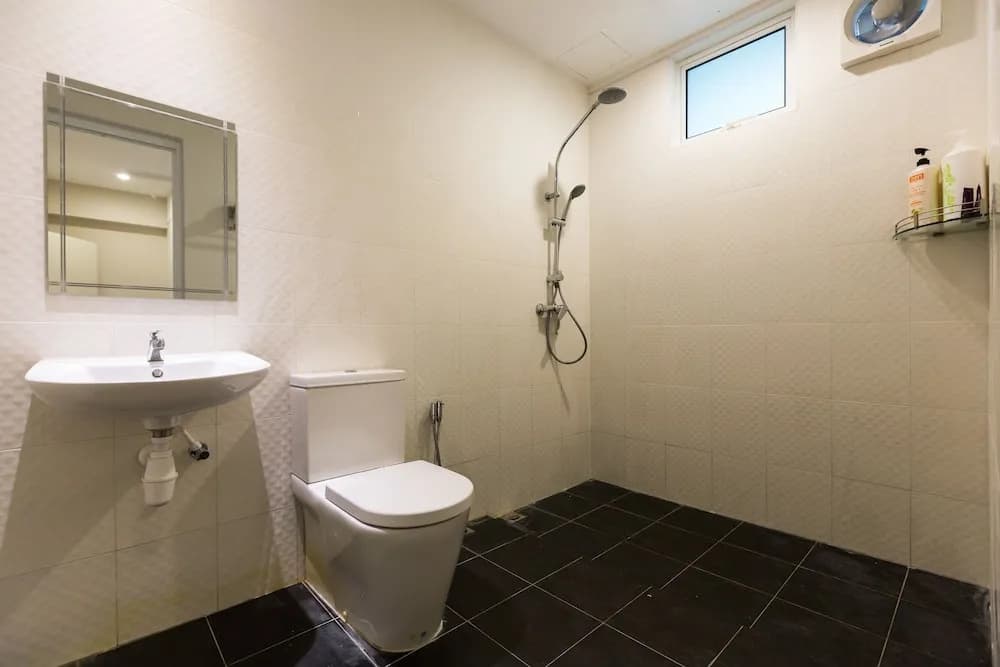 Spacious Seaview Suite - photo 8