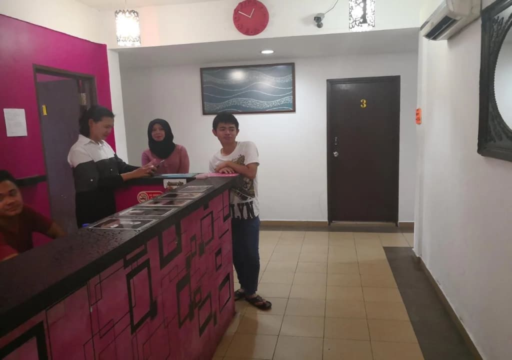 OYO 89585 Hotel Happy Inn - photo 15