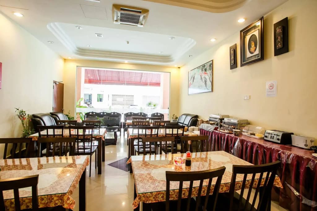 RJ Hotel Kulai - photo 16
