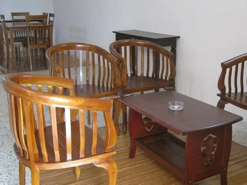 Putra Putri Lodge - photo 4