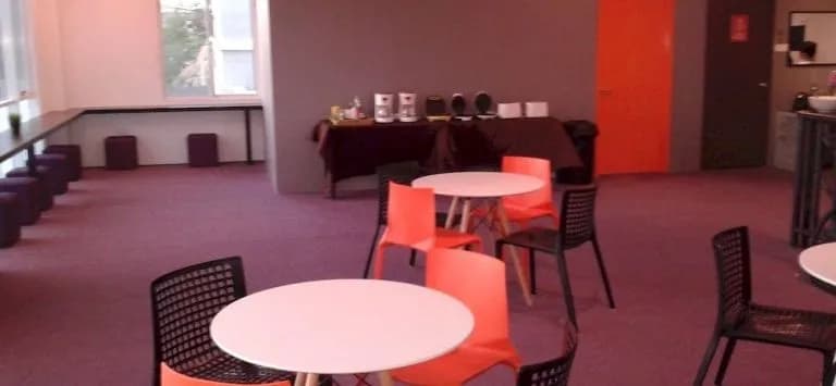 SKYPOD Hostel - photo 16