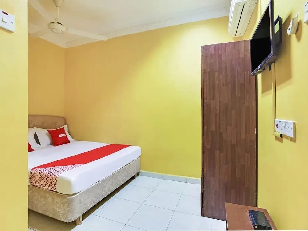 OYO 89406 Lucky Budget Hotel - photo 5