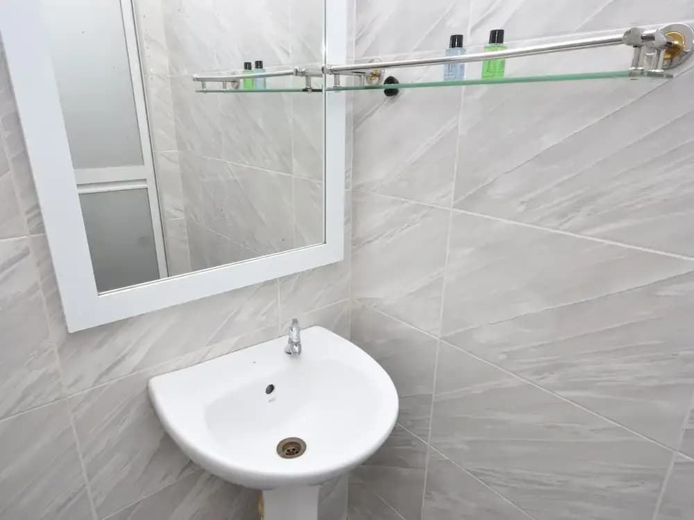OYO 886 ADA Hotel & Apartment - photo 8