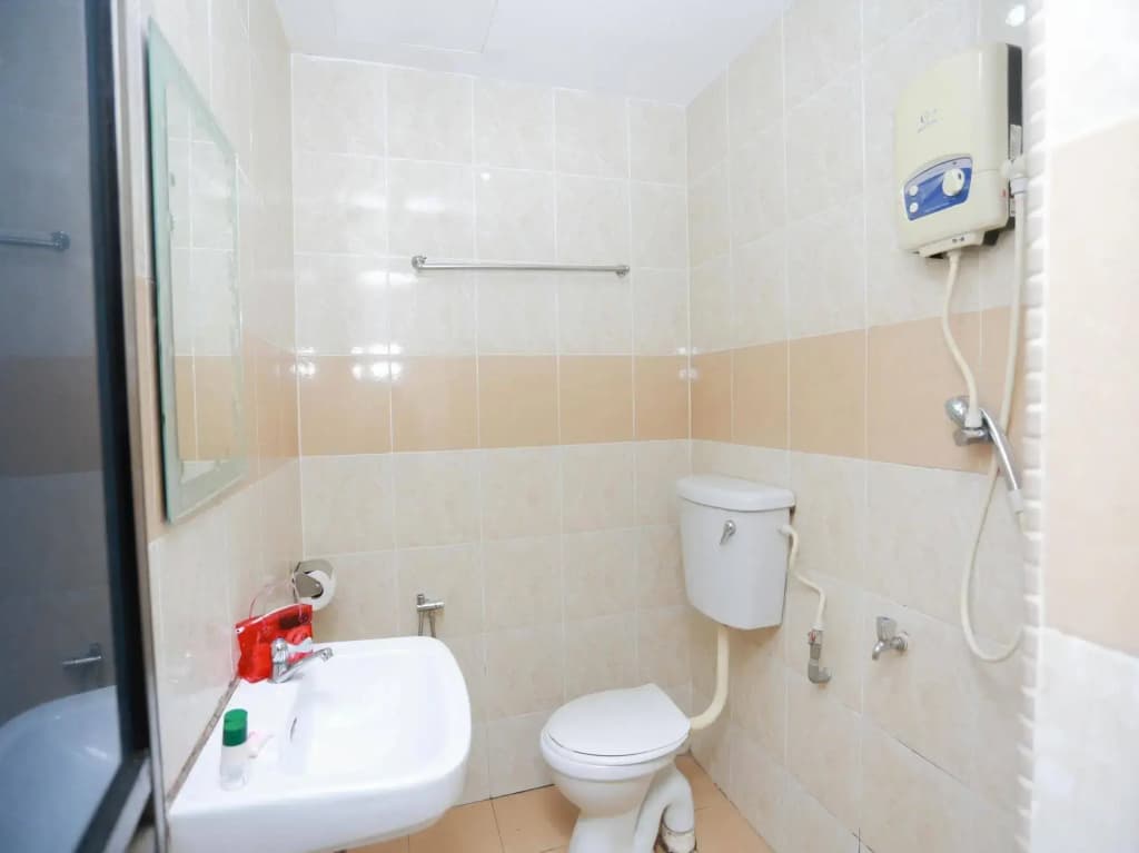 OYO Rooms Jalan Danga Sutera - photo 9