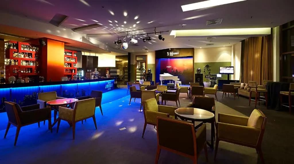Comfort Service Apartment At Times Square - photo 19
