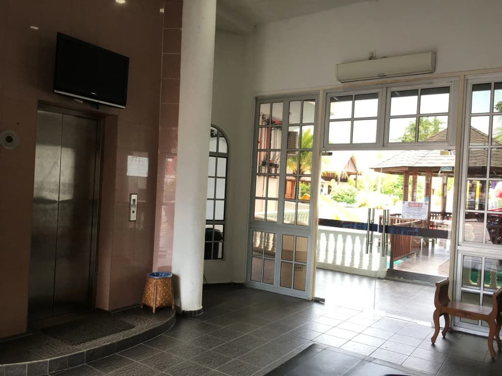 Landcons Hotel - photo 8