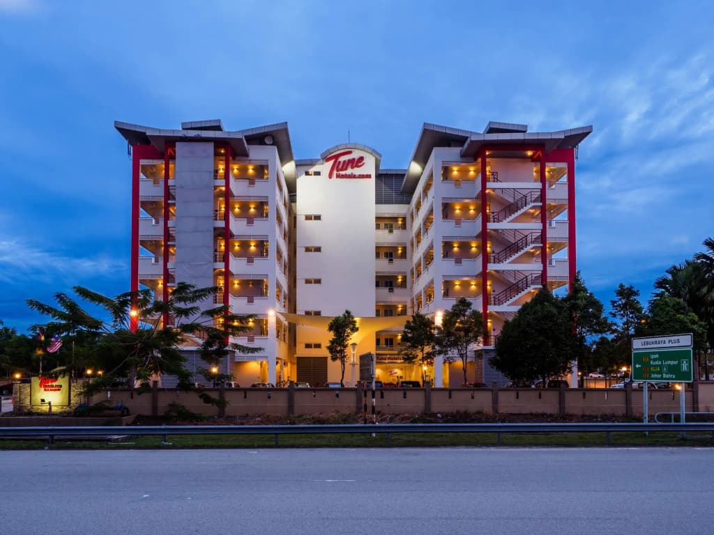 Tune Hotel KLIA Aeropolis - photo 25
