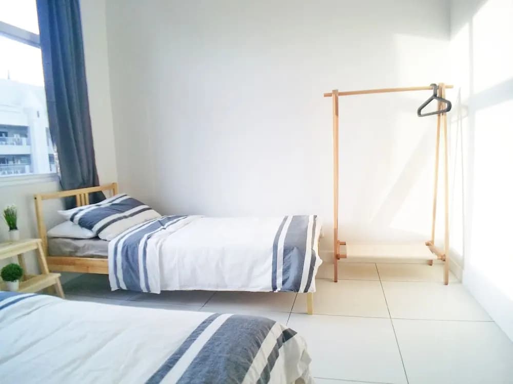 Teiw Family Homestay at Skypod Residence Puchong - photo 2