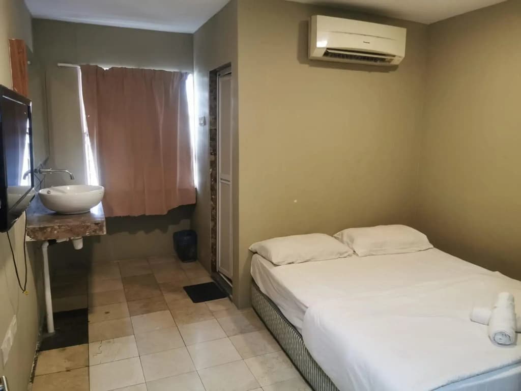 Hotel New Town Klang - photo 4