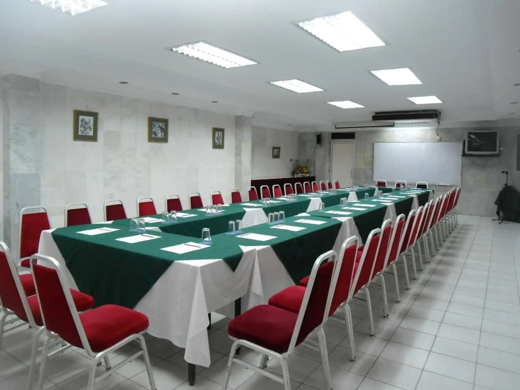 Regent Hotel - photo 14