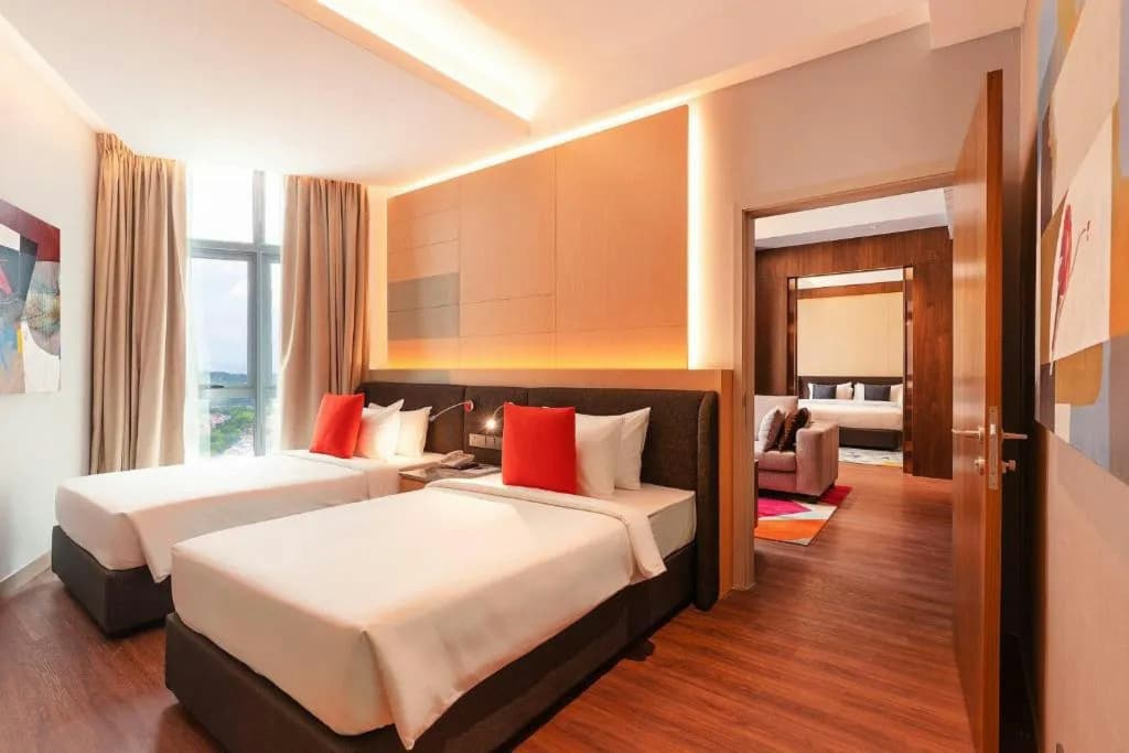 M World Hotel - photo 2