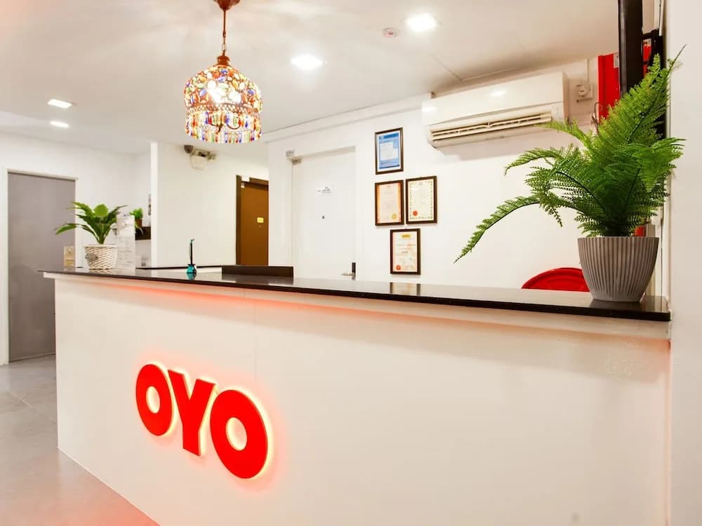 988 Hotel by OYO Rooms - photo 2