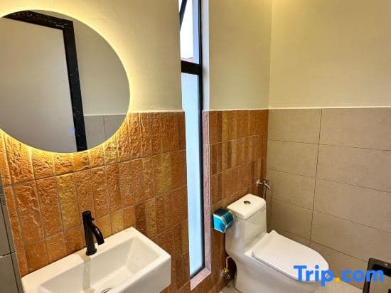 Cayana Villa by H&H Leisure Guest House - photo 2