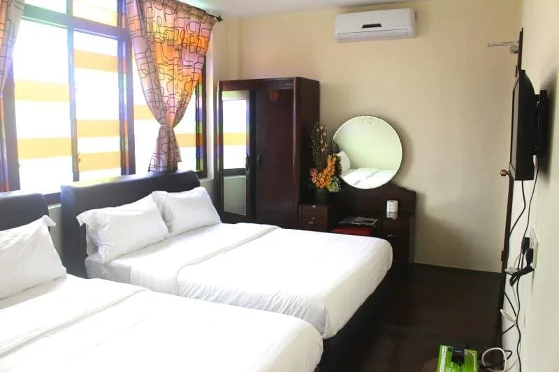 Campbell Antique Hotel & Cafe - photo 2
