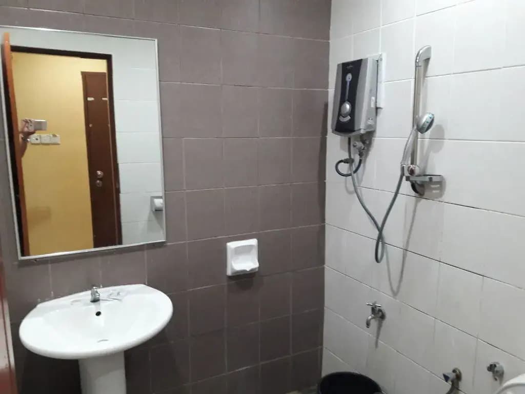 OYO 216 La Viva Hotel - photo 5