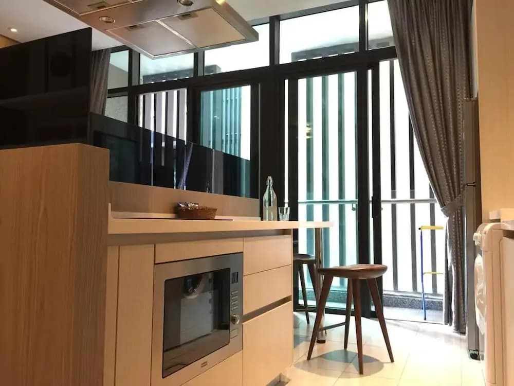 Modern Downtown Oasis Aloha Suite - photo 1
