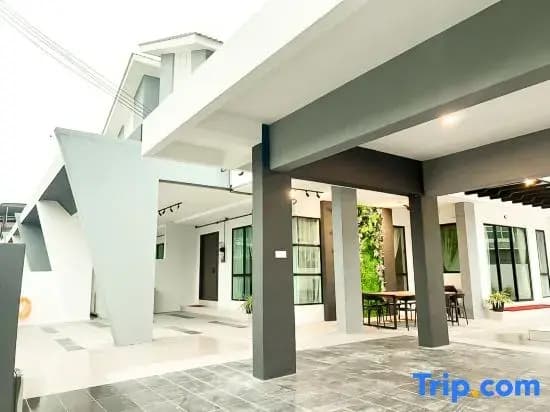Ipoh Fairy Villa 3: Pool, Jacuzzi & KTV (23 people) - photo 13