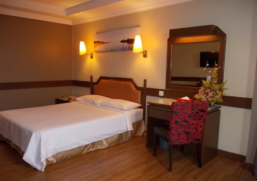 Hotel Grand Crystal - photo 7