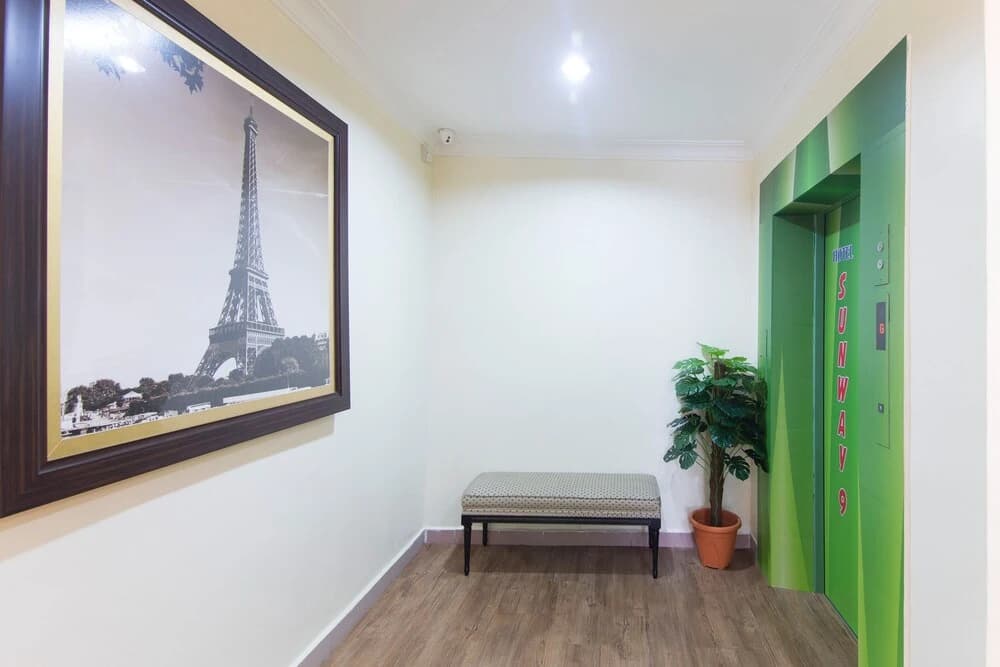 OYO 308 Hotel Sunjoy 9 - photo 3