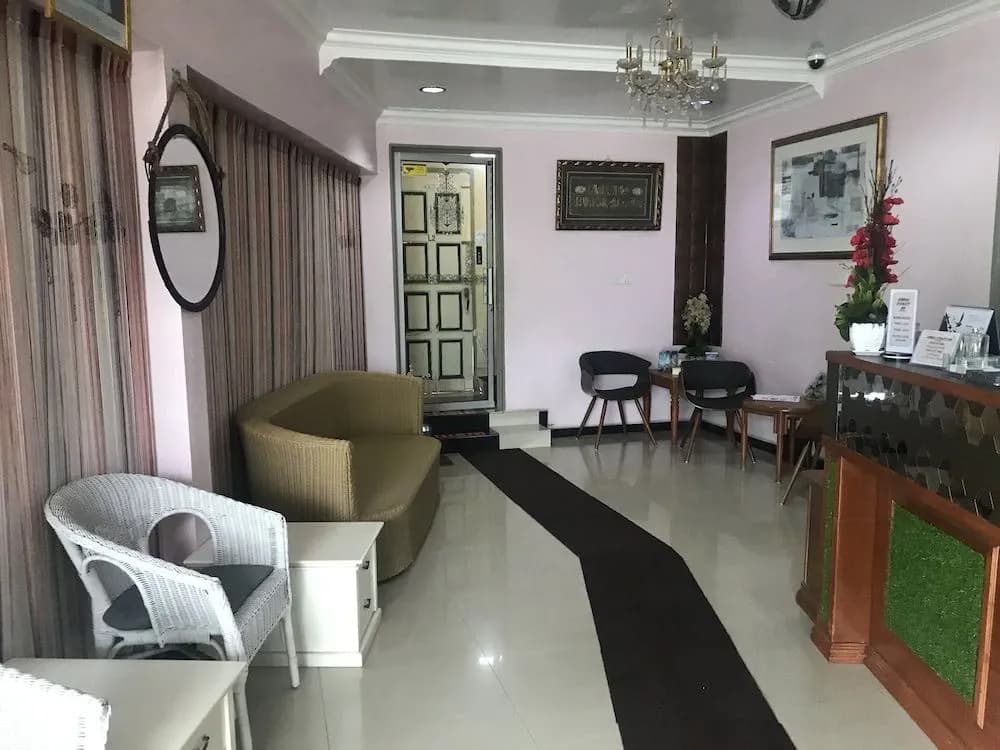 OYO 897799 Jembal Dynasty Inn - photo 2
