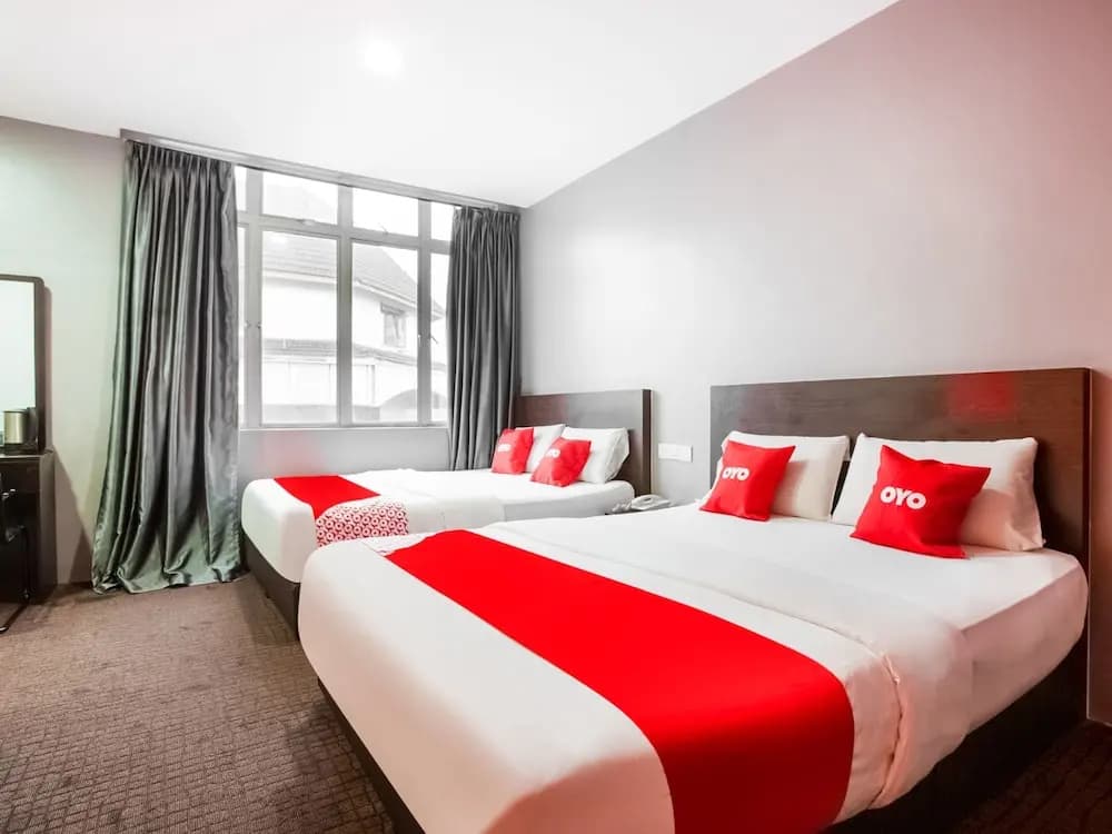 P Line Hotel - photo 3