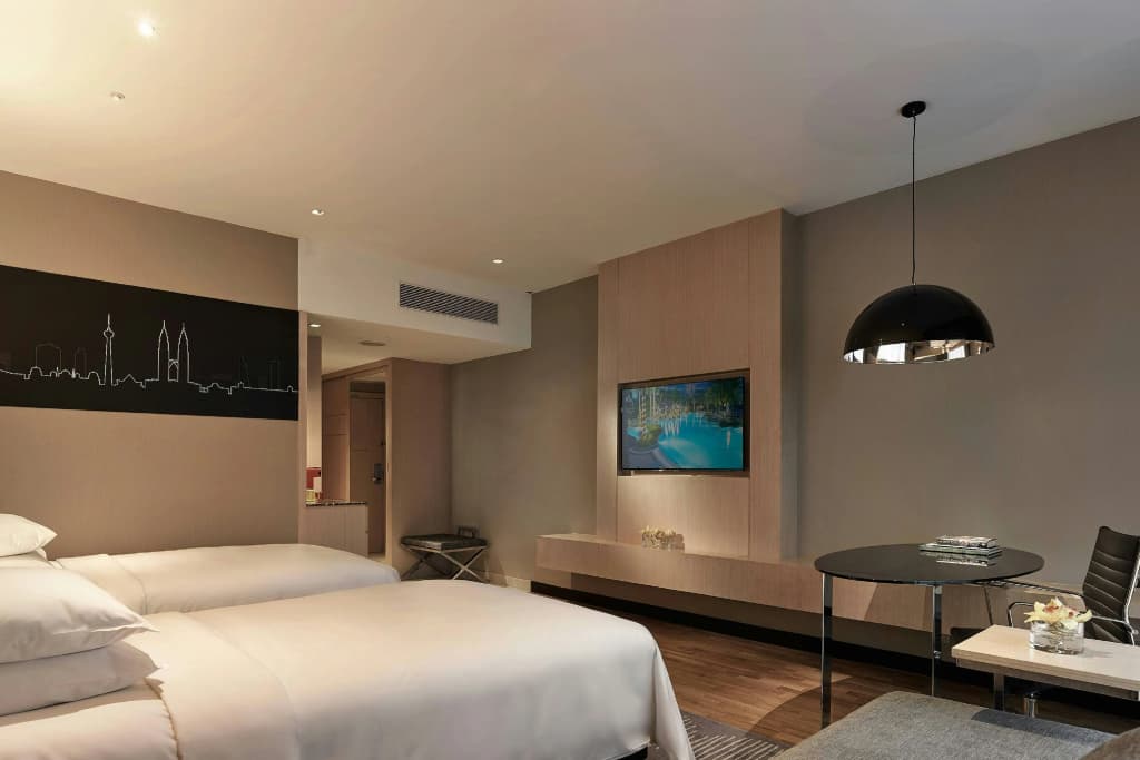 Renaissance Kuala Lumpur Hotel & Convention Centre - photo 4