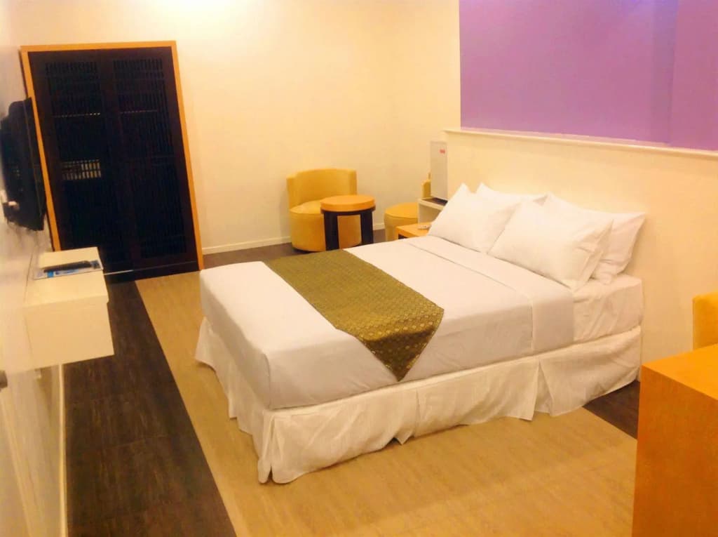 Borneo Cove Hotel - photo 3