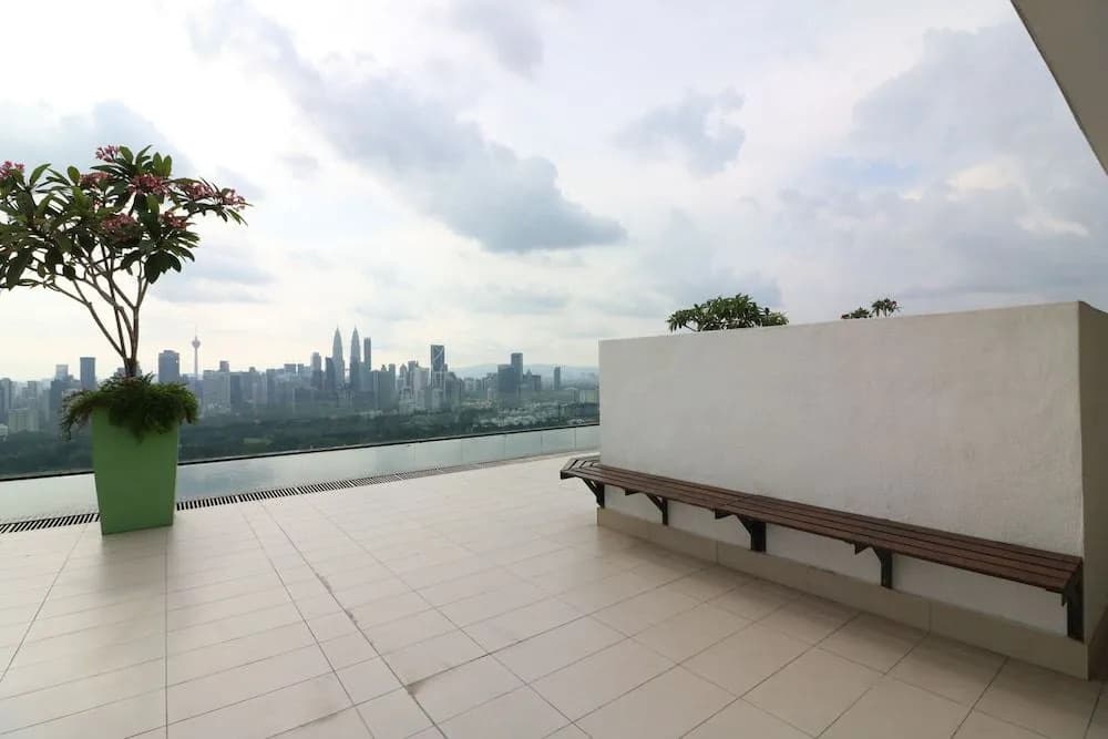 Victoria Home Sentrio Suites - photo 20