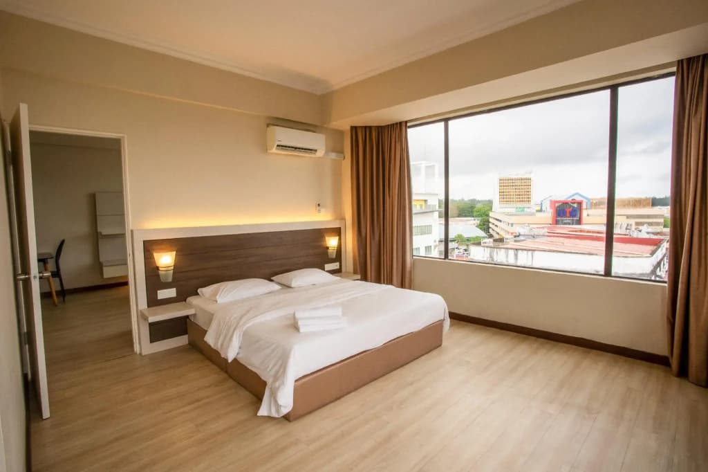 Somerset Hotel - photo 9