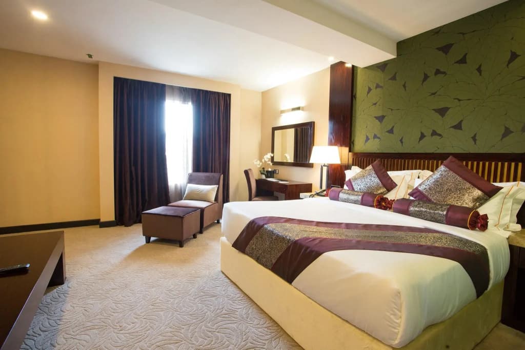 Royale Signature Hotel - photo 4