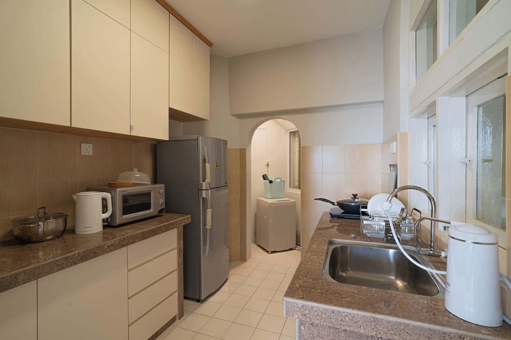 Stylish 3BR Stay Near Gurney Drive, Free Parking - photo 7