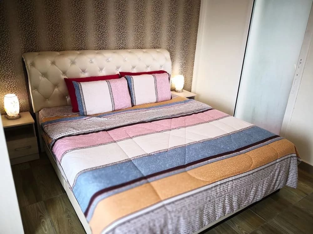 Octagon 21 Guest House - photo 2
