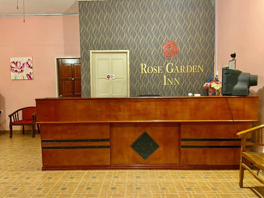 Rose Garden Inn - photo 2