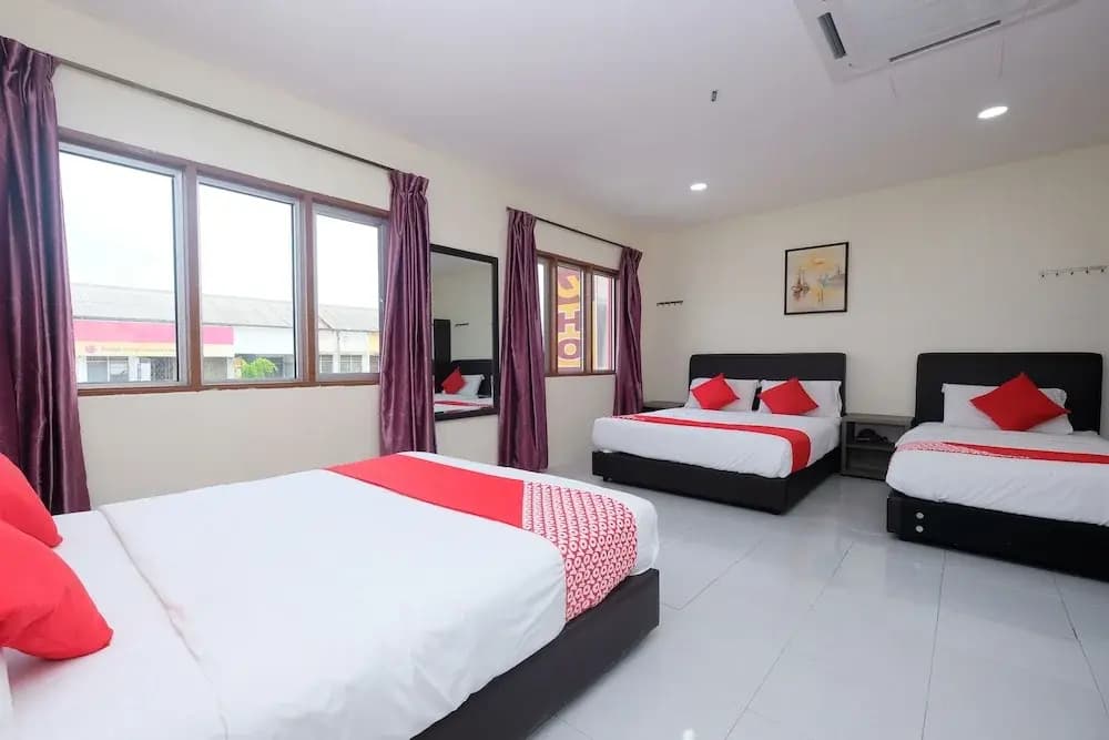 OYO 1104 Q Hotel - photo 4