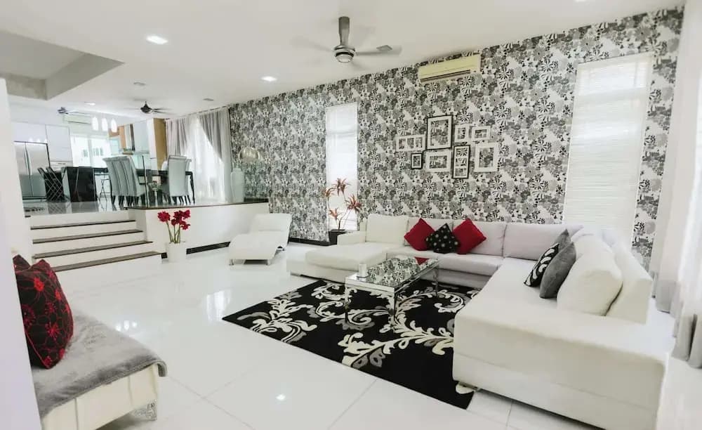 Spacious Luxury 6BR Home in Kemensah, KL - photo 3